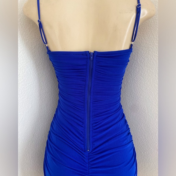 Windsor cut out royal blue dress- medium - Picture 4 of 5